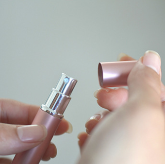 Botella de perfume de 5 ml, botella de spray de perfume portátil, botella de perfume de aluminio, botella vacía de cosméticos de alta gama para viajes.